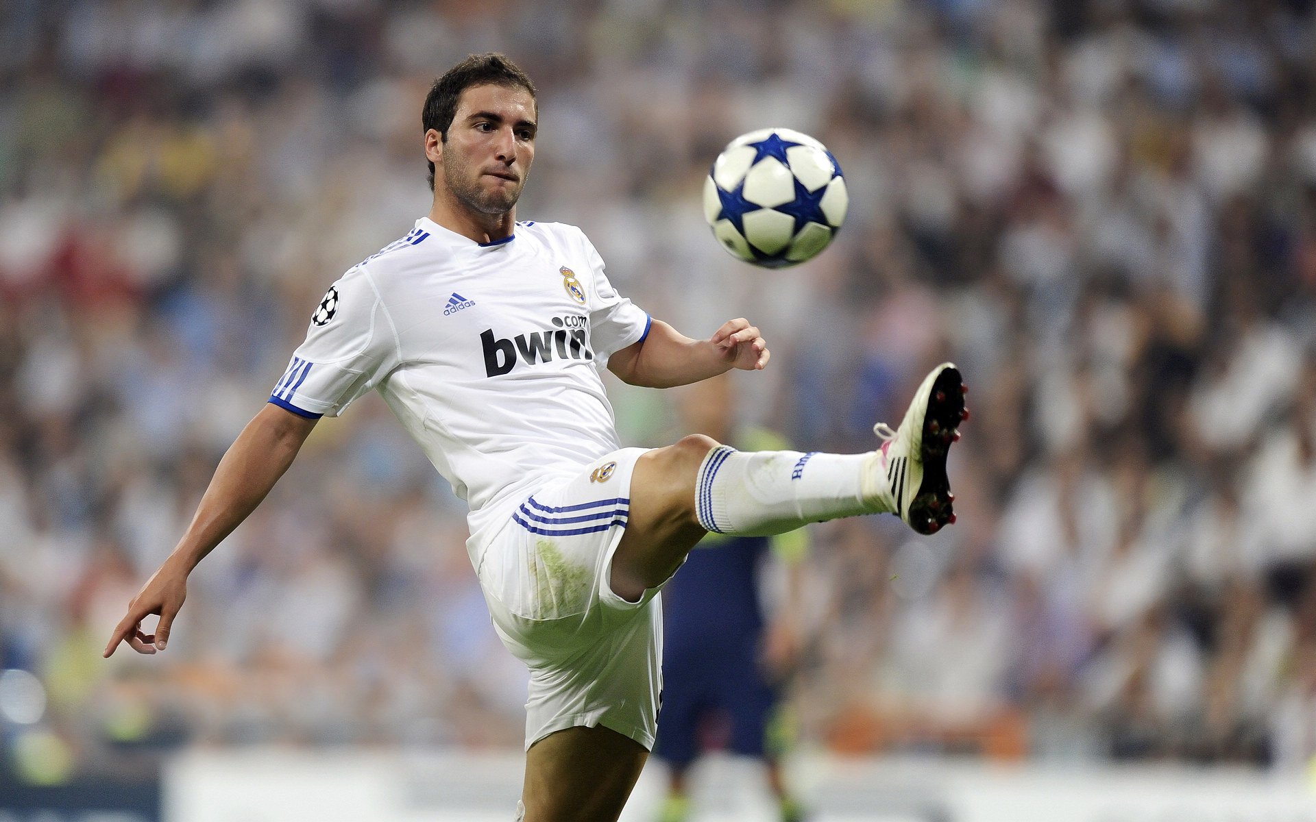 蓝色奇迹夜,拉齐奥翻盘皇家社会,孙兴慜一锤定音让悬念提前终结