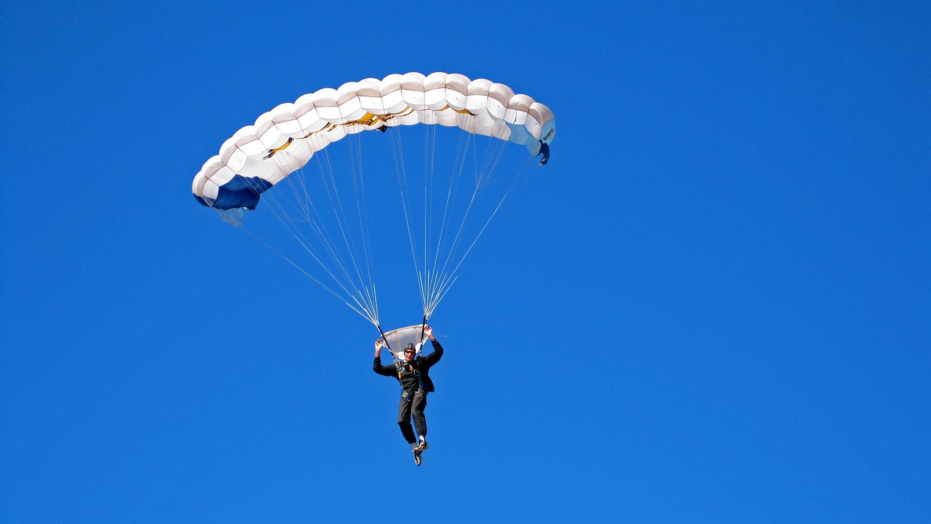 奥亚尔萨瓦尔彻底打爆防线，马赛打穿智利，一场技术与战术的完美风暴